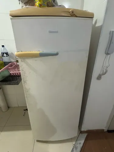 Geladeira a venda usada