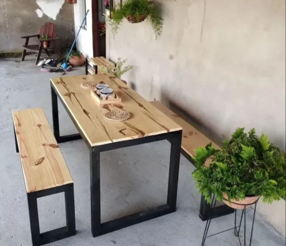 Mesa e banco