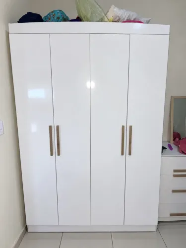 Vende-se guarda-roupa novo