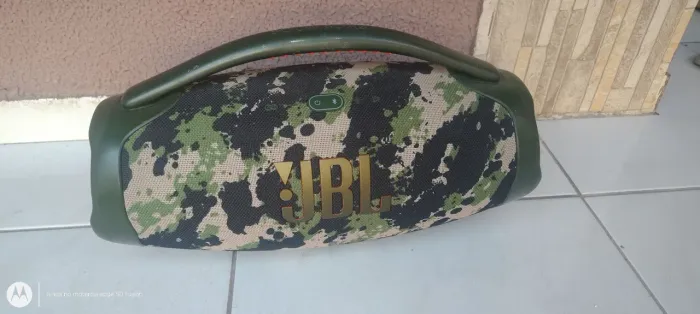 Bombox usada pouco tempo 