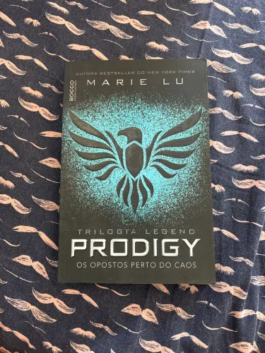 livro prodigy / marie lu 