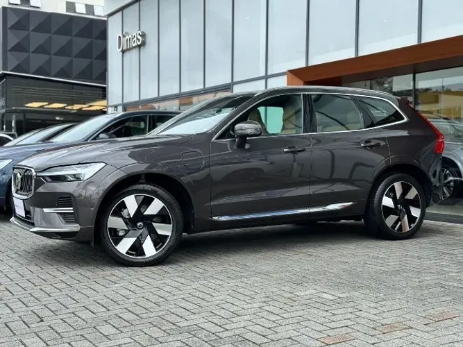 Volvo XC-60 T-8 Ultimate 2.0 AWD (híbrido) 2024