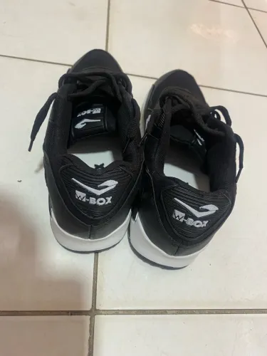 Vende se tênis
