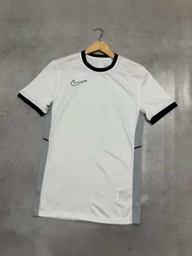 Camiseta Nike Academy 25 branca