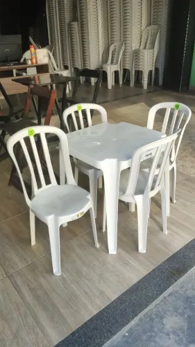 Conjunto de mesa + 4 cadeira Goba_suporta até 182kg.