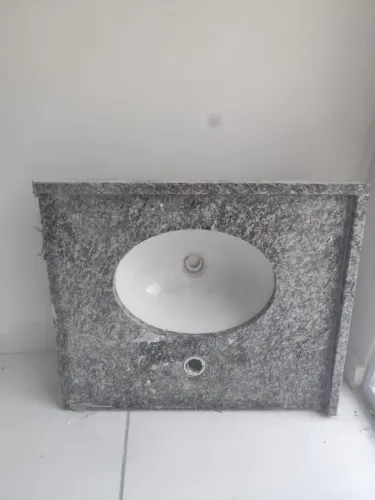 Vendo bancadas de mármore, cubas e torneiras
