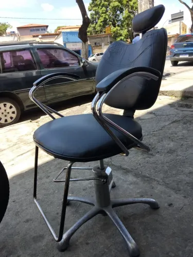 Cadeira hidraulica para barbearia e salao cabelereira.