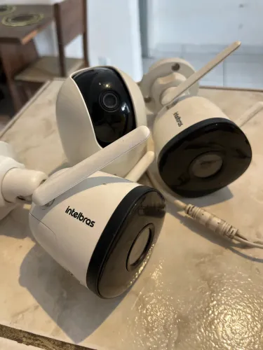 Vendo câmeras intelbras Wi-Fi