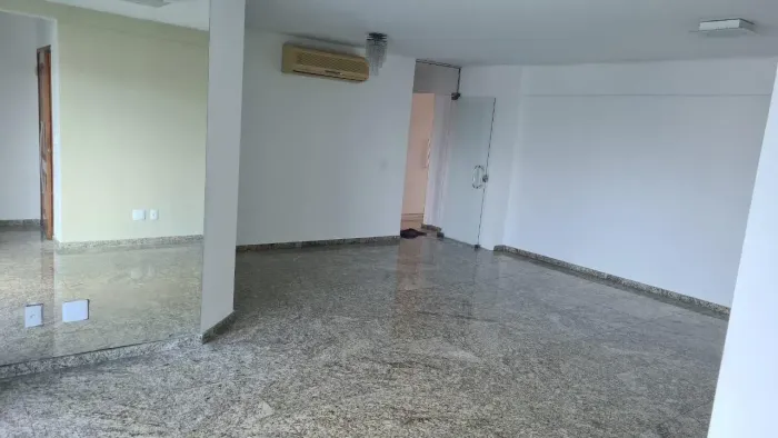 MONET, VIEIRALVES, 167M2, 3 SUÍTES, ARMÁRIOS E AR, 3 VAGAS