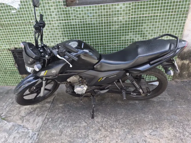 Moto Yamaha 2025