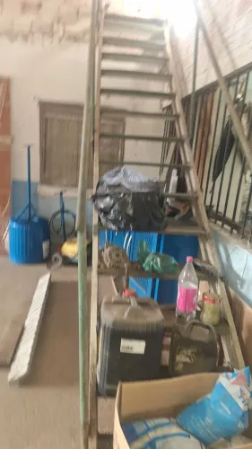 Escada de ferro reforçada
