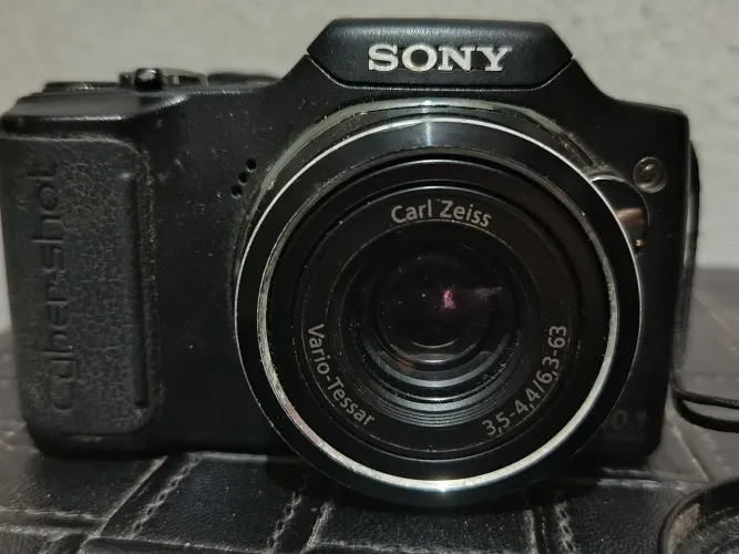 Câmera Sony cyber shot DSC h20 com carregador
