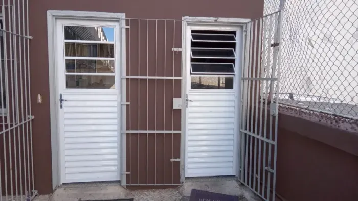 PORTA COM BÁSCULA BRANCA 70CM OU 80CM