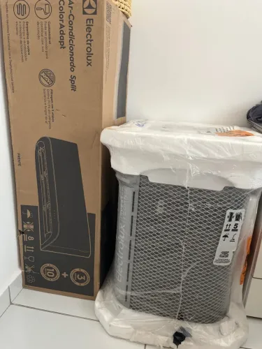 Vendo ar condicionado 9btus lacrado. 1750$