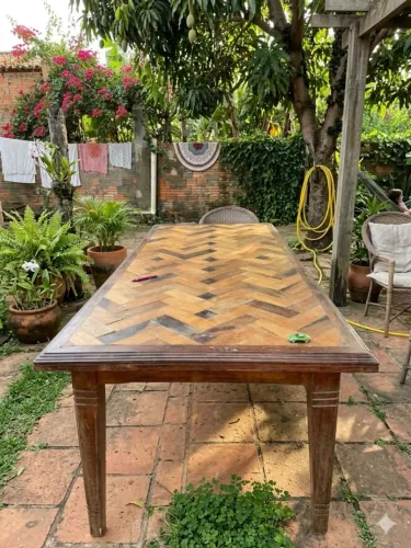 Mesa de jantar marchetaria