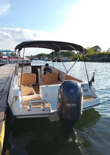 Lancha Thunder 24 Pés Cabinada Motor Yamaha 200HP 2020 4T