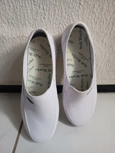 Sapato profissional branco soft work enfermagem