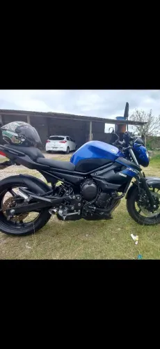 Vendo uma xj6 2018 bem conservada 