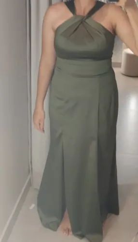 Vestido de festa verde oliva