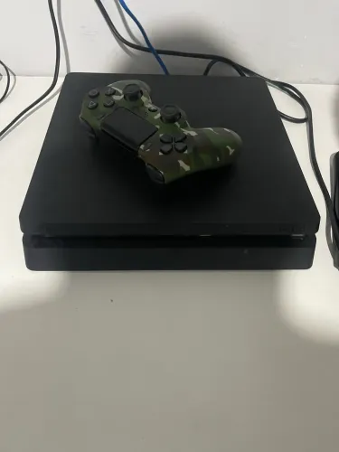 VENDO PS4 slim 1tb 2 controle