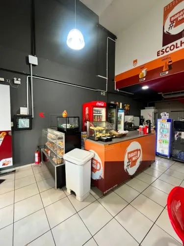Vende-se lanchonete bem localizada em Maringá frequentada por famílias e universitários