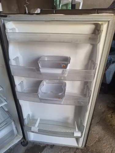 Geladeira Brastemp frosfre 360 litros super conservada 