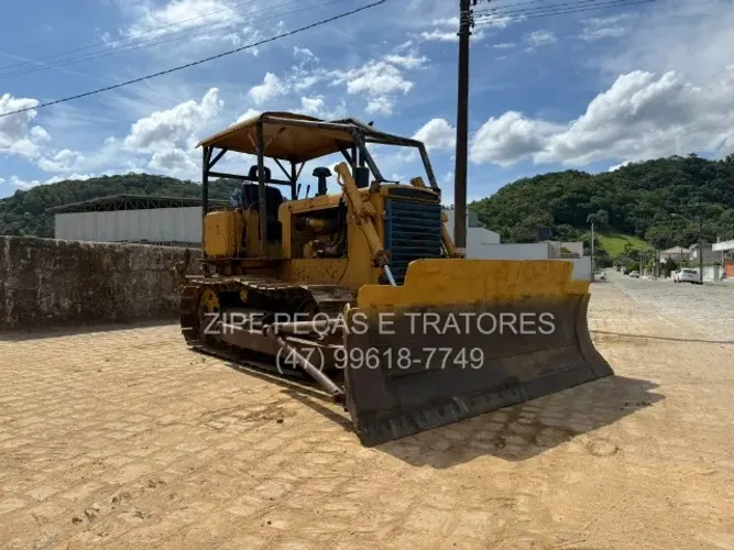 Trator de Esteira Komatsu D30E Ano 1979