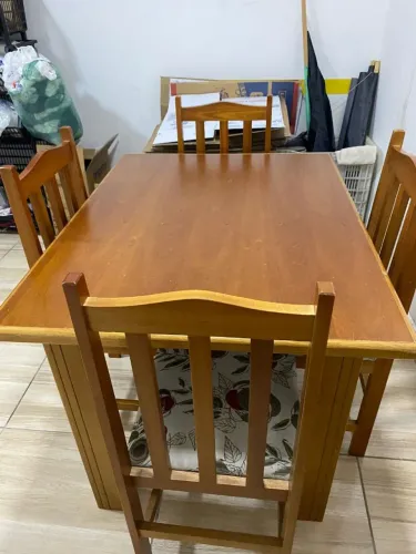Mesa 4 cadeiras EXCELENTE