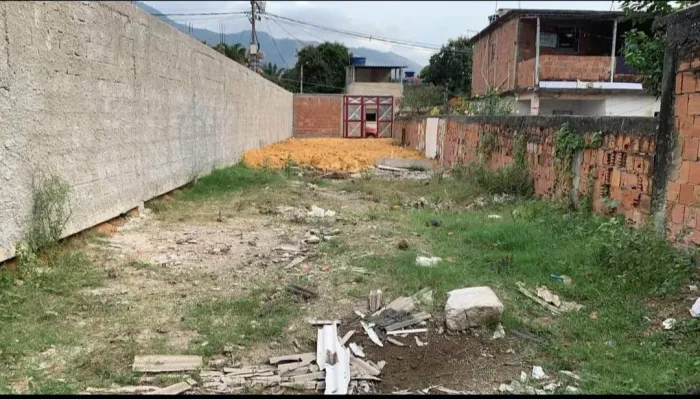 Terreno com estrutura toda no 5/16 pronto para construir