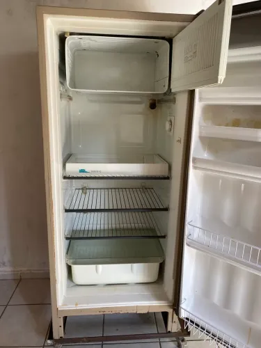 Vendo geladeira 