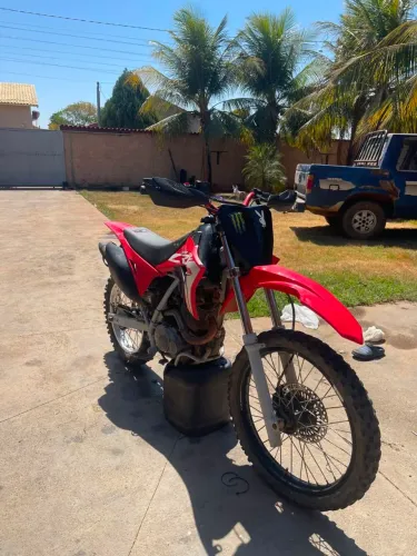 Xr 200 com carenagens de crf230