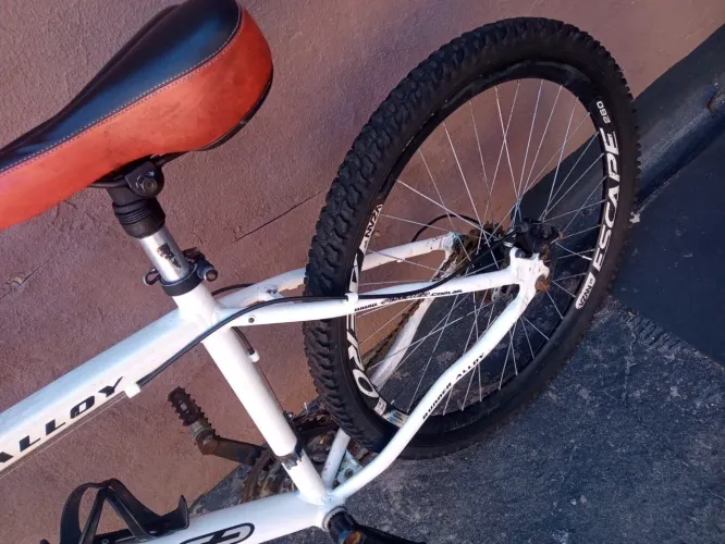 Bicicleta aro 26 alumínio vendo ou troco