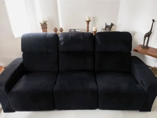 Sofá 3 lugares Plenitude Design reclinável elétrico - suede preto | seminovo!