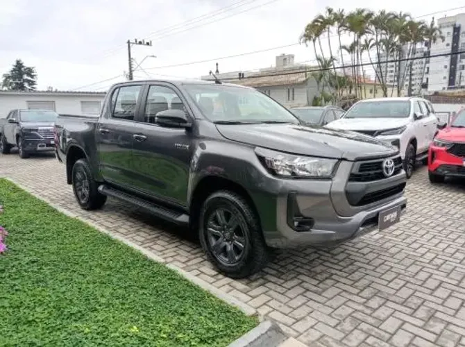 Toyota Hilux CD SR 4X4 2.8 TDI Diesel Aut. 2024