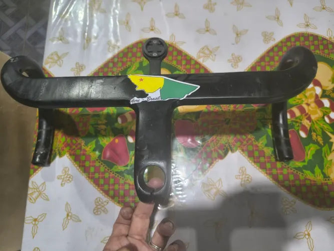 Guidon integrado de Carbono