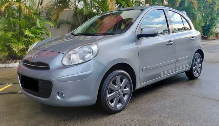 Nissan March SR 1.6 16V Flex Fuel 5P 2014