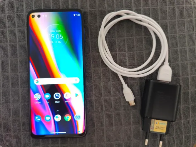 Moto G 5G Plus - Ótimo celular, conservado, funcionando perfeitamente.
