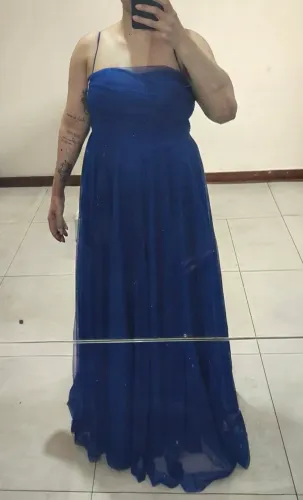 Vestido longo de festa azul com purpurina