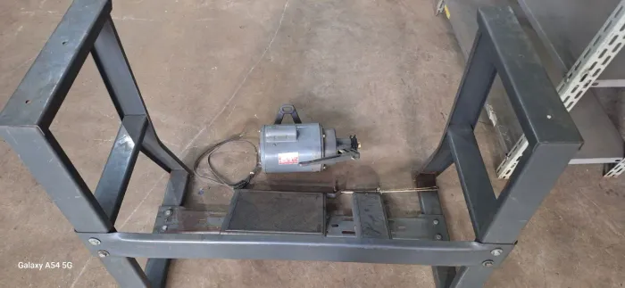 Mesa e motor para maq de costura