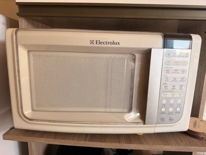 Micro-ondas 23 Litros Electrolux - MEF33