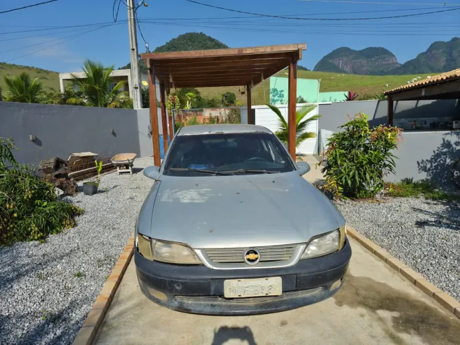 Chevrolet Vectra CD 2.2 16V / 2.0 16V Mec./aut. 1998