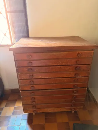 VENDO CÔMODA DE MADEIRA