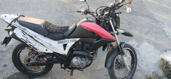 Honda Bros 2015 emplacada pneus novos 