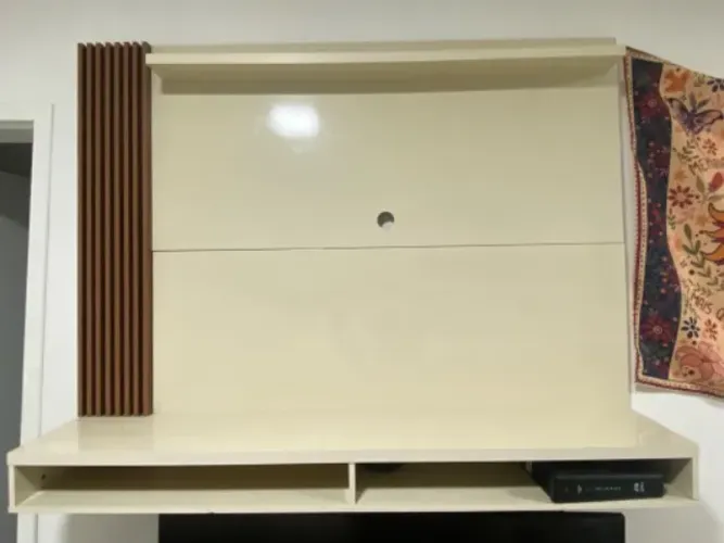 Painel para TV até 50 polegadas com prateleira 