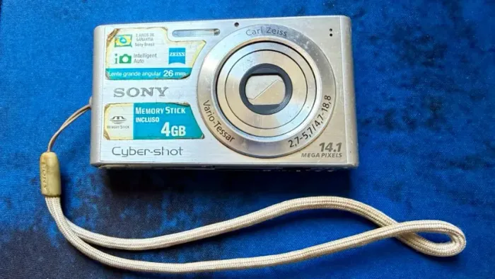 Câmera Sony Cyber-shot W320 14.1MP Carl Zeiss Digicam Y2K Funcionando + Kit