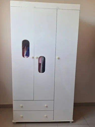 VENDO GUARDA ROUPAS INFANTIL USADO (MUITO CONSERVADO)
