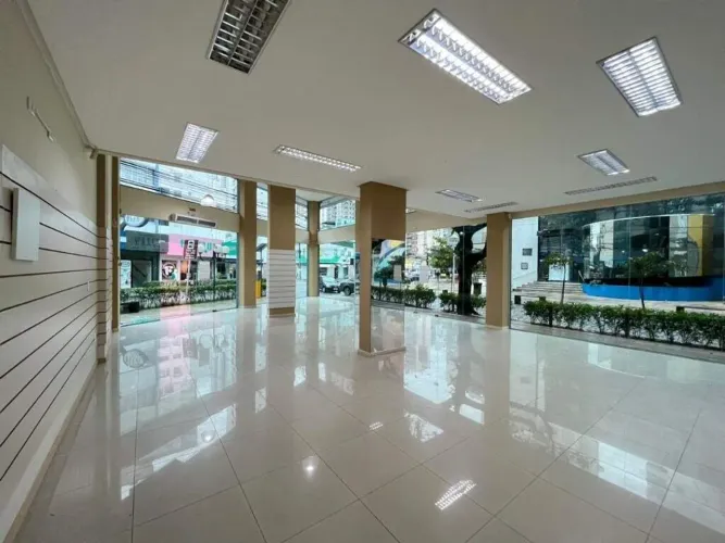 Aluguel Anual: Sala Comercial na Av. Central, 207m², 1 vaga de garagem - Centro de Balneár