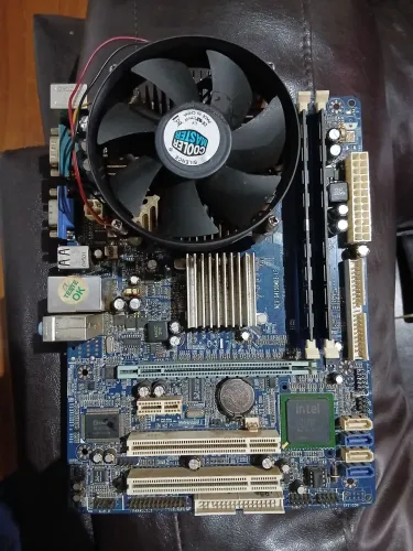 Placa mãe, processador, memória.