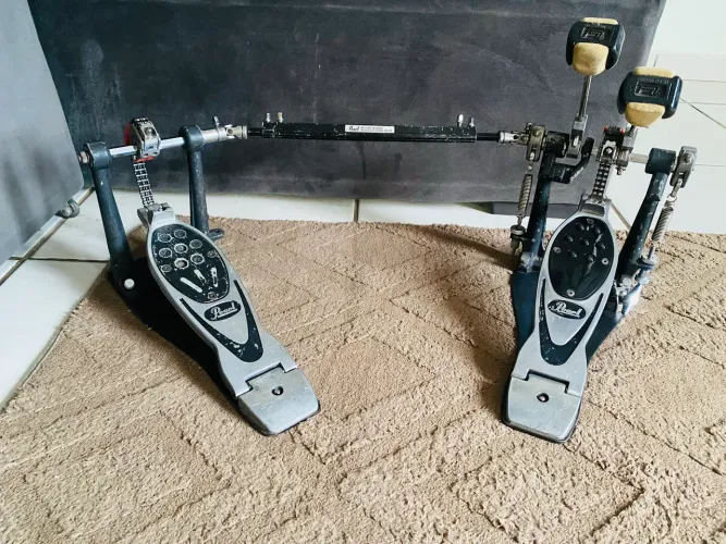 Pedal duplo pearl iliminator