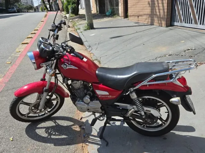 Moto em excelente custo benefício